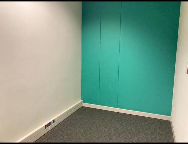 BUSINESS PROPERTY TO RENT IN BOKSBURG NORTH